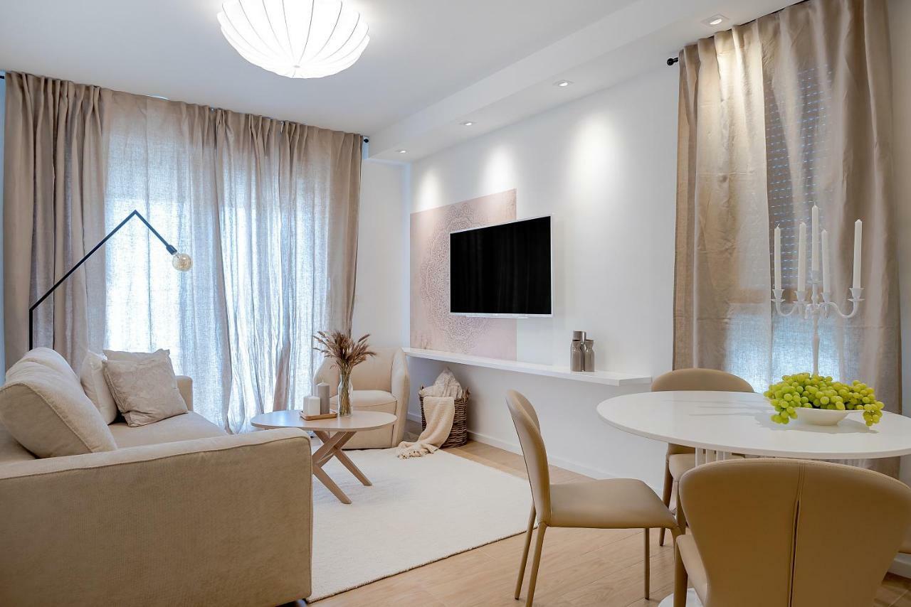 The Pleasurist - Apartment With Private Heated Pool And Terrace Split Dış mekan fotoğraf
